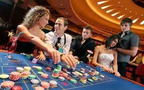 Tampilan kartu Bingo dengan grid angka dan tombol kontrol di platform mabukbet