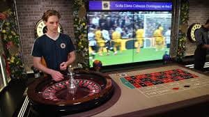 Tampilan permainan slot dengan berbagai simbol dan garis pembayaran di platform mabukbet